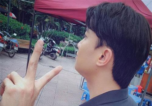 Không lên tiếng giải thích nghi vấn "chat sex", Quốc Trường "Về nhà đi con" lại làm điều này với fan