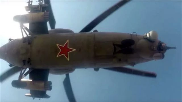 Video dàn trực thăng “sát thủ” của Nga nã hỏa lực trên bầu trời Crimea - 1