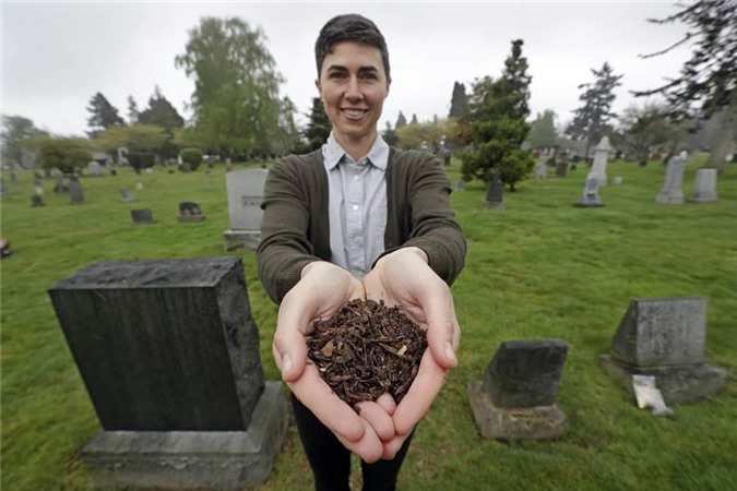 Kinh ngạc nơi cho phép ủ xác người làm... phân bón