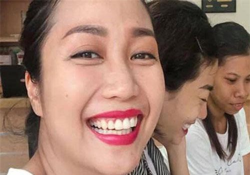 Mai Phương đi nhập học cho con, hạnh phúc tới nỗi viết nhầm tên mình trong đơn đăng ký