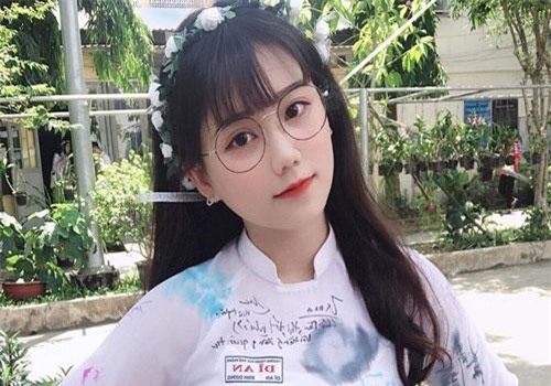 Girl xinh Bình Dương sinh năm 2001 được mệnh danh là “cực phẩm áo dài”: Áo trắng có làm anh say nắng?