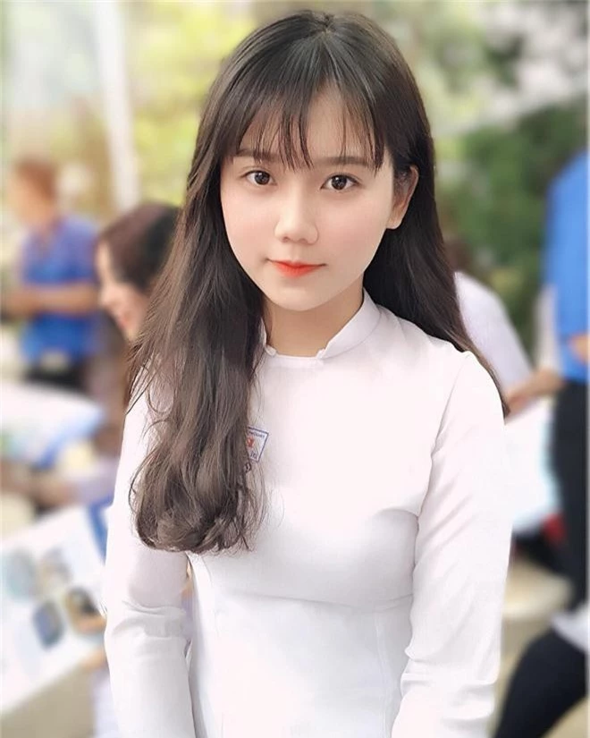 Girl xinh Bình Dương sinh năm 2001 được mệnh danh là “cực phẩm áo dài”: Áo trắng có làm anh say nắng? - Ảnh 5.