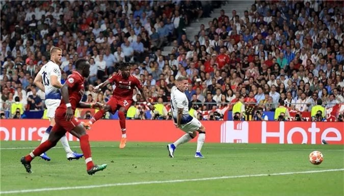 Salah hoàn tất “bộ sưu tập”, Origi đóng vai thần tài và những điểm nhấn từ trận Liverpool vs Tottenham Salah hoàn tất “bộ sưu tập”, Origi đóng vai thần tài và những điểm nhấn từ trận Liverpool vs Tottenham