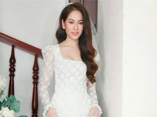 Cô dâu Sara Lưu lộ vòng 2 bất thường trong khoảnh khắc chụp nghiêng