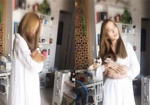 Lộ tờ giấy có nội dung bất thường viết bằng mực đỏ trong nhà Nam Em