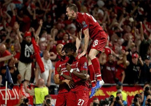 Pirlo bất ngờ chỉ trích người hùng của Liverpool