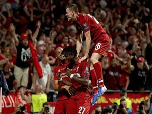 Pirlo bất ngờ chỉ trích người hùng của Liverpool