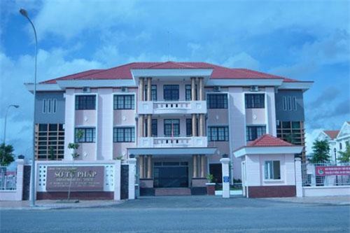 Hậu Giang: Phó GĐ Sở Tư pháp từ chối nhận quyết định về Hội chữ thập đỏ