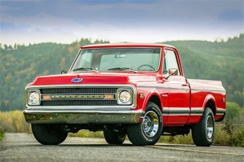 2. Chevrolet C10.