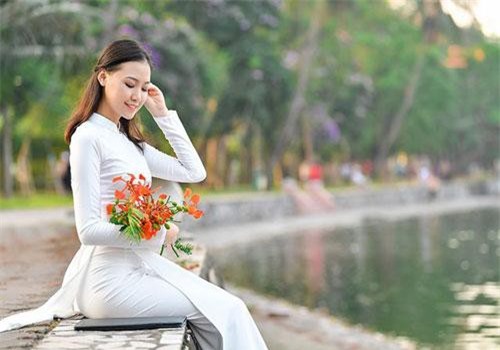 Nữ sinh THPT Trần Phú cao 1m70, dáng chuẩn người mẫu