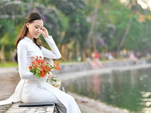 Nữ sinh THPT Trần Phú cao 1m70, dáng chuẩn người mẫu