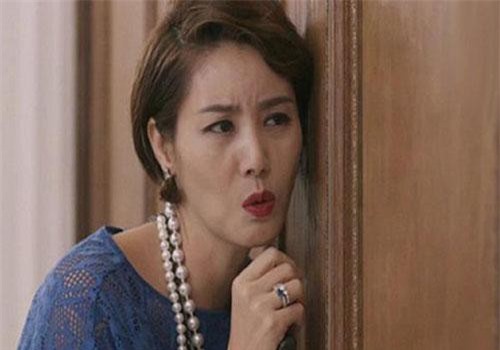 Mẹ chồng hách dịch hơn cả trong phim, con dâu lên kế hoạch khiến bà thay đổi hoàn toàn chỉ sau 1 lần nghe lén