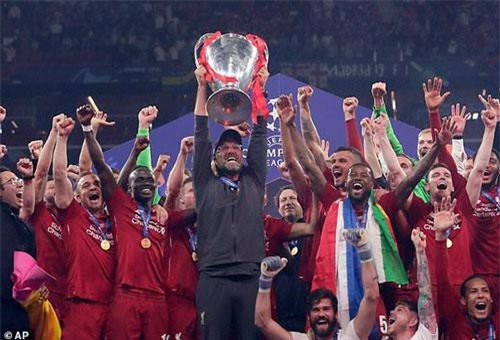 Klopp nhận được cuộc gọi đặc biệt sau chức vô địch