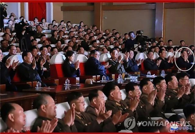 “Cánh tay phải” của ông Kim Jong-un xuất hiện giữa tin đồn bị thanh trừng - 1