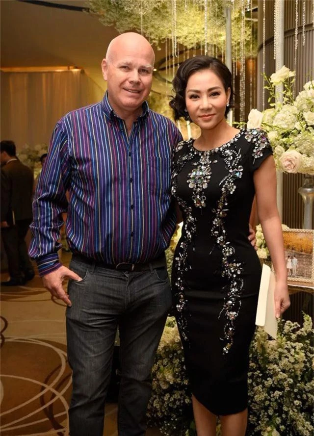 Chồng Thu Minh tháp tùng vợ dự đám cưới nhạc sĩ Dương Khắc Linh - 2