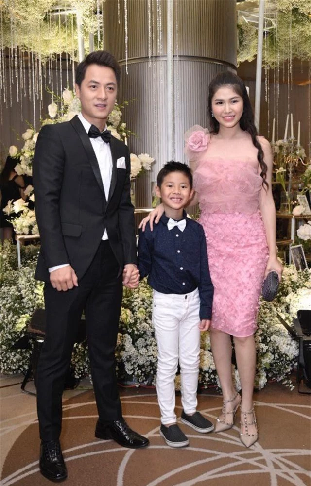 Chồng Thu Minh tháp tùng vợ dự đám cưới nhạc sĩ Dương Khắc Linh - 21
