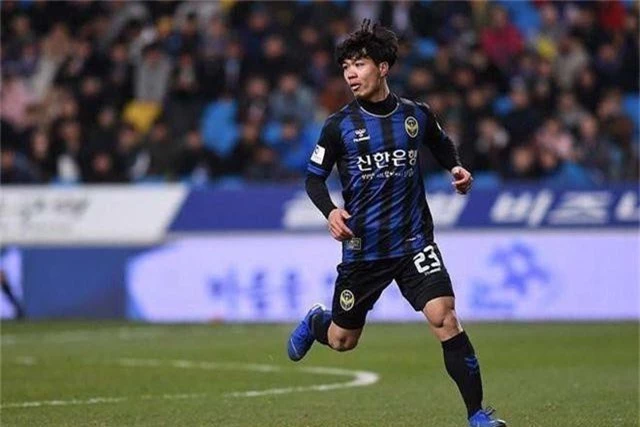 Nguyên nhân nào khiến Công Phượng rời Incheon United? - 1