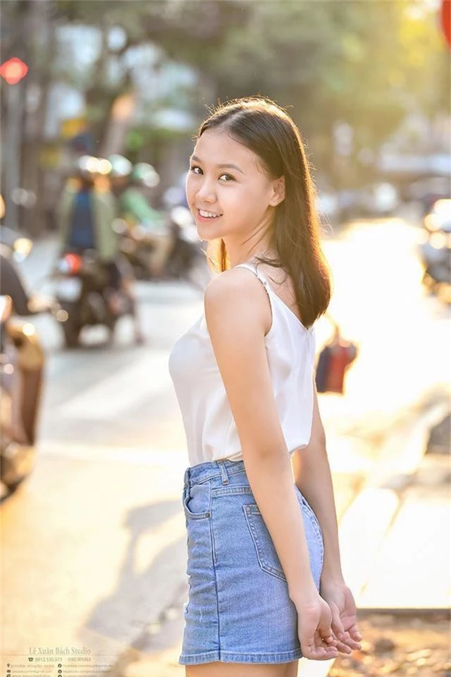 Nữ sinh THPT Trần Phú cao 1m70, dáng chuẩn người mẫu - 1