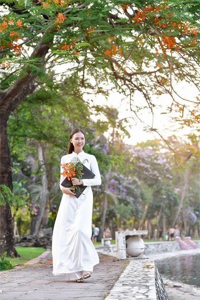 Nữ sinh THPT Trần Phú cao 1m70, dáng chuẩn người mẫu - 6