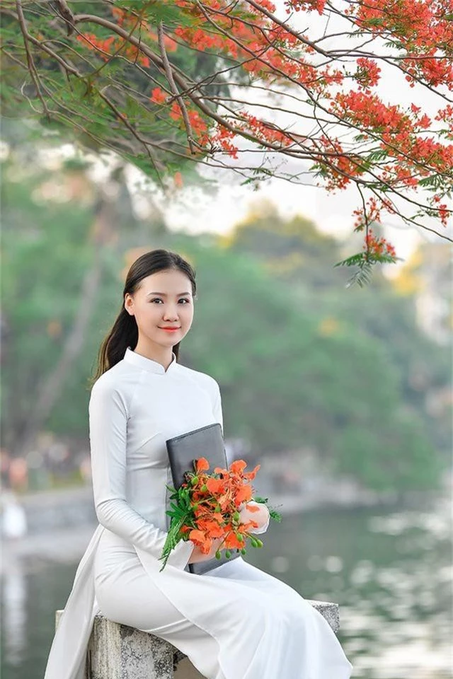 Nữ sinh THPT Trần Phú cao 1m70, dáng chuẩn người mẫu - 7