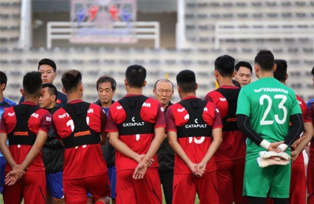 Đội hình nào cho đội tuyển Việt Nam trước cuộc đấu với Thái Lan?