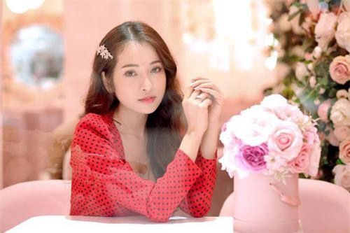 Ngắm cô vợ xinh như Hoa hậu của Dương Khắc Linh