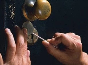 Quảng Ninh: Đạo chích sau khi bị bắt khai nhận thực hiện 7 vụ đột nhập khác