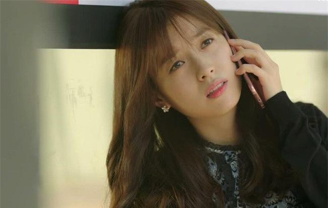 Bị mẹ chồng "cấm cửa" vì quá tài giỏi, tôi điếng người khi biết sự thật qua một lần quên tắt điện thoại