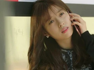 Bị mẹ chồng "cấm cửa" vì quá tài giỏi, tôi điếng người khi biết sự thật qua một lần quên tắt điện thoại