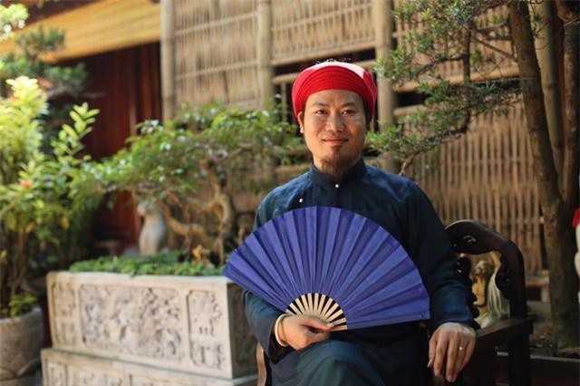 Nghệ sĩ Vượng “râu”: “Mẹ mới mất 3 ngày, tôi đã phải đi mua vui cho thiên hạ”