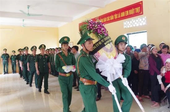 Toàn cảnh lễ truy điệu thiếu tá Vi Văn Nhất. Toàn cảnh lễ truy điệu thiếu tá Vi Văn Nhất.