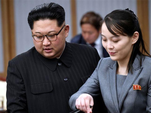 Em gái quyền lực của ông Kim Jong-un tái xuất sau tin đồn bị kỷ luật