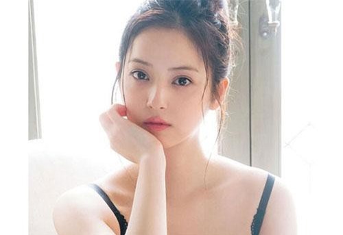 Mỹ nhân Nhật nhất dáng, nhì da, thứ ba là nét, điểm gì cũng có