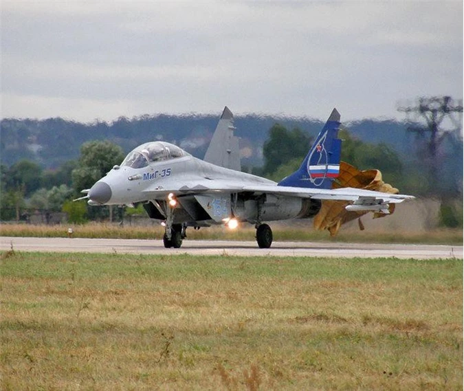 Máy bay tiêm kích thế hệ 4++ MiG-35.
