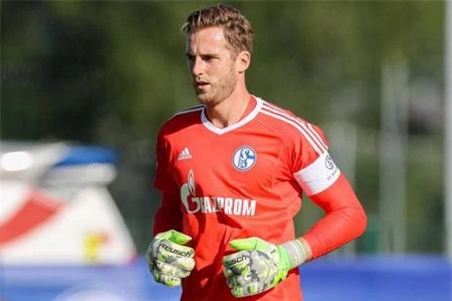 Thủ môn: Ralf Fahrmann (Schalke).