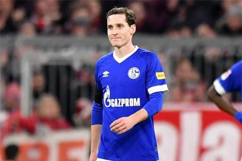 Hậu vệ trái: Sebastian Rudy (Schalke 04).