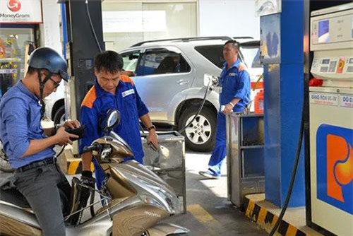 Quỹ bình ổn xăng dầu: Có nên xóa để "cong ăn cong, thẳng ăn thẳng"?