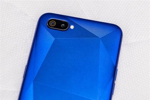 Lộ giá bán smartphone camera kép, RAM 3 GB, pin 4.000 mAh ở Việt Nam