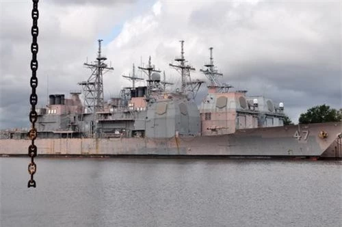 Các tuần dương hạm Ticonderoga đang được lưu trữ tại căn cứ hải quân Philadelphia
