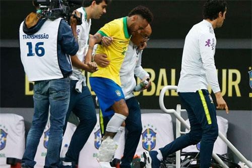 NÓNG: Neymar lỡ Copa America vì chấn thương