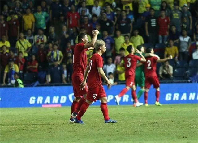 Báo Hàn Quốc: “Đội tuyển Việt Nam đã thắng may mắn Thái Lan” - 1