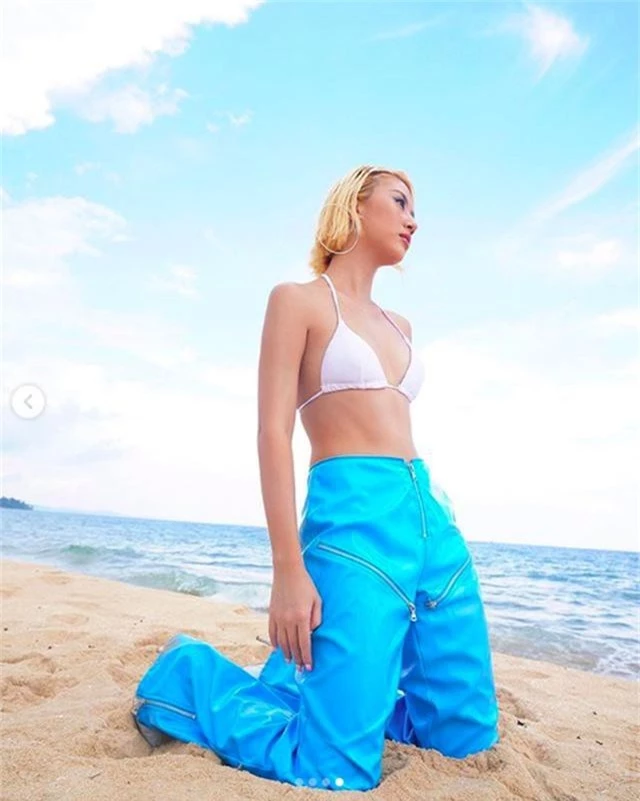 Hot girl Việt đua nhau khoe dáng nóng bỏng trên bãi biển mùa hè - 2