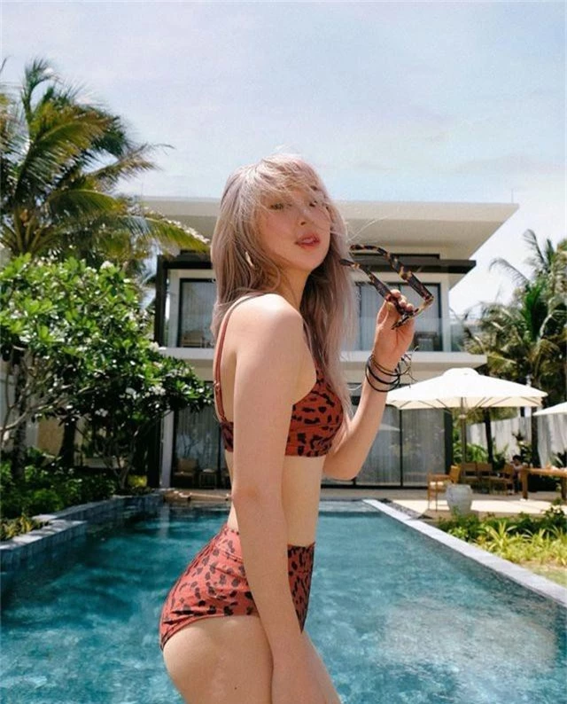 Hot girl Việt đua nhau khoe dáng nóng bỏng trên bãi biển mùa hè - 8 Hot girl Việt đua nhau khoe dáng nóng bỏng trên bãi biển mùa hè - 8