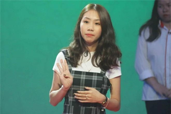 Mang danh dốt, nữ sinh bị bạn học xa lánh 4 năm - Ảnh 1. Mang danh dốt, nữ sinh bị bạn học xa lánh 4 năm - Ảnh 1.