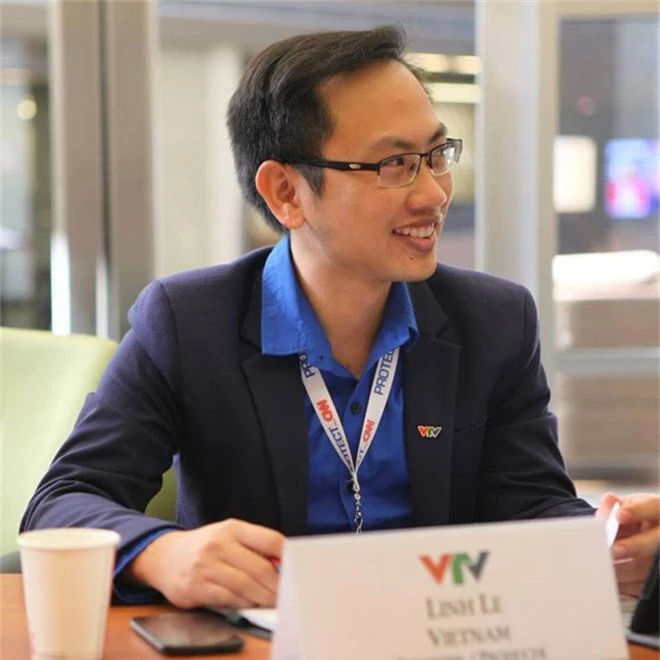 Thông tin cực hiếm về chú rể của MC Phí Linh: Phó trưởng phòng tiếng Anh, người đứng sau nhiều show đỉnh của VTV - Ảnh 1. Thông tin cực hiếm về chú rể của MC Phí Linh: Phó trưởng phòng tiếng Anh, người đứng sau nhiều show đỉnh của VTV - Ảnh 1.