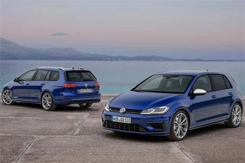 1. Volkswagen Golf (doanh số: 87.674 chiếc).