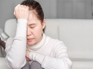 Chồng đi công tác một tháng rồi trở về với bộ dạng ốm yếu, tôi hết lòng chăm sóc nhưng khi biết nguyên nhân, tôi uất hận vô cùng
