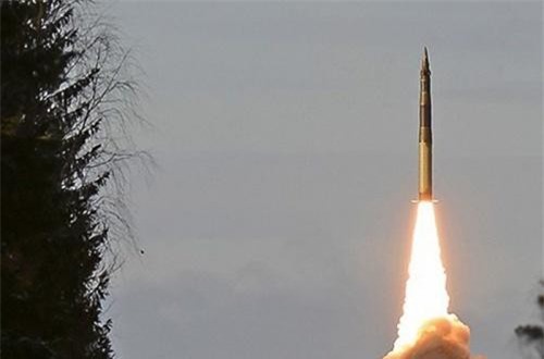 Cận cảnh tên lửa xuyên lục địa “khủng” nhất của Nga 