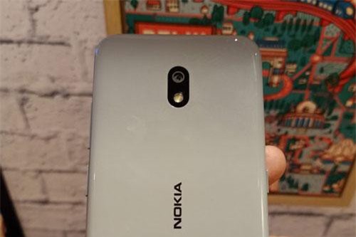 Cận cảnh smartphone giá hơn 2 triệu vừa được Nokia ra mắt