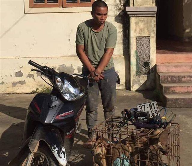 Nghệ An; Dùng hàng nóng đi trộm, 2 “cẩu tặc” bị người dân vây đòi xử